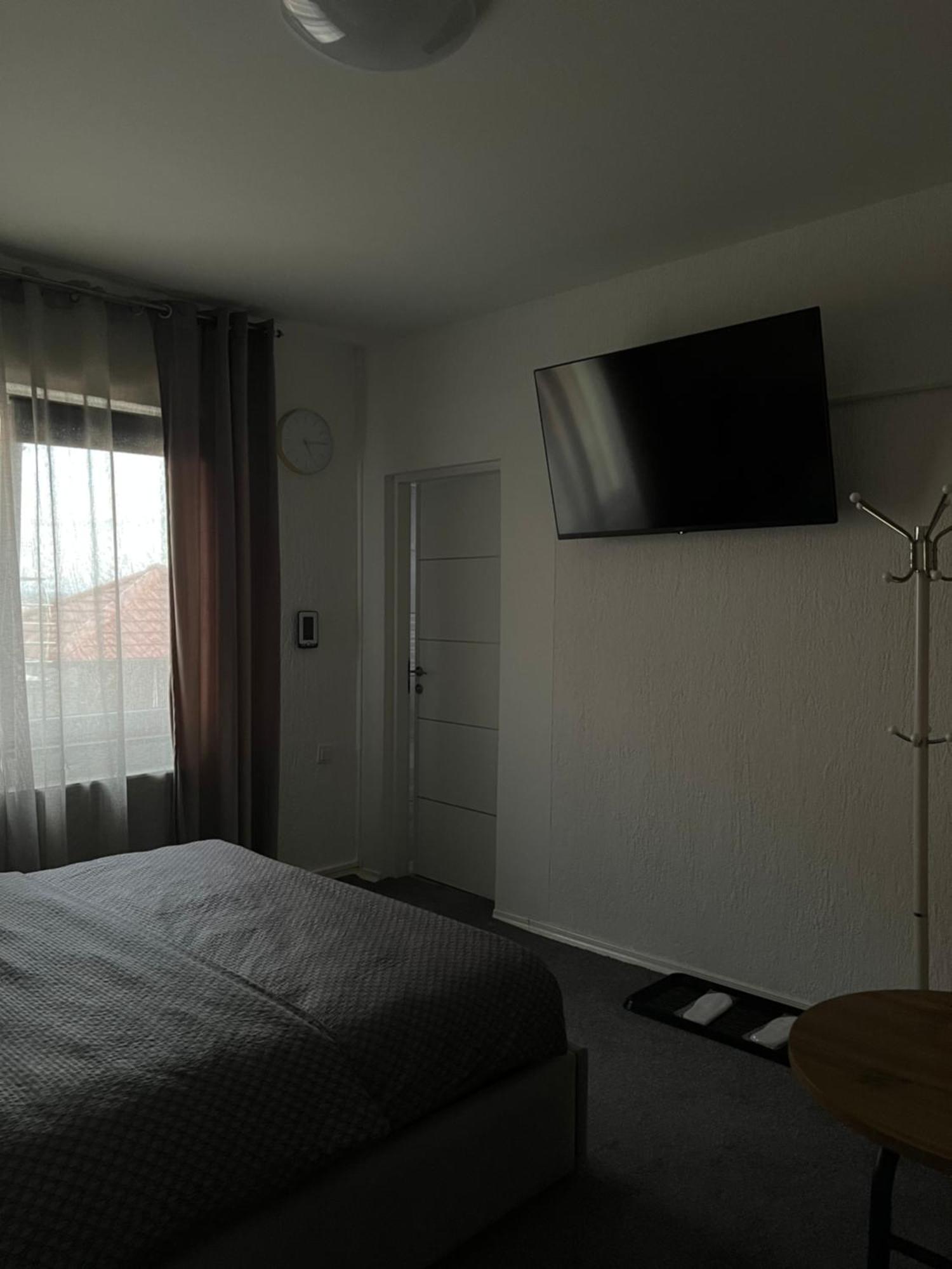 Luxrooms - Hotel Type With Private Jacuzzi Bjelovar Exteriör bild