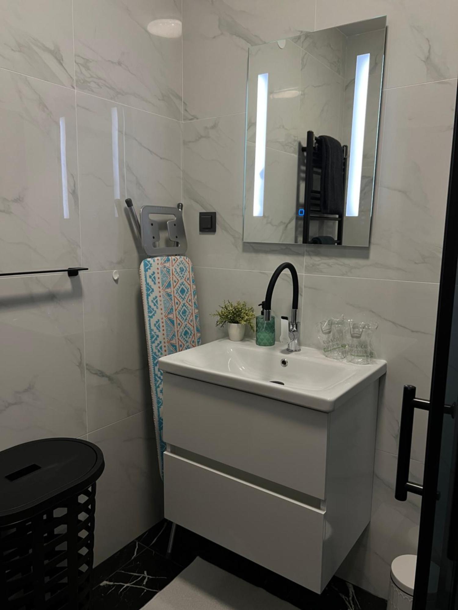 Luxrooms - Hotel Type With Private Jacuzzi Bjelovar Exteriör bild